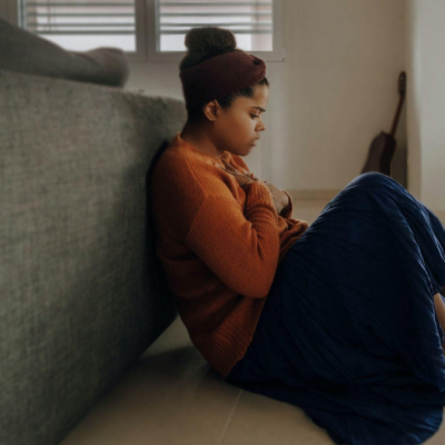 622935a68427e96b88356fce_AnxietyWomanDepressionUnsplash 622935a68427e96b88356fce_AnxietyWomanDepressionUnsplash